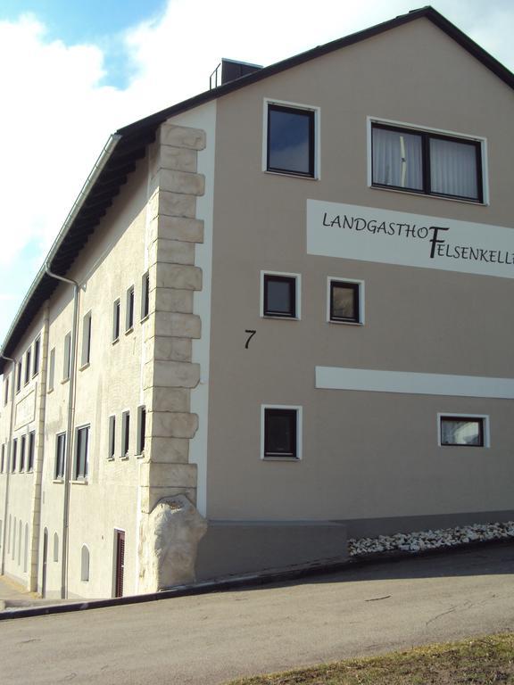 Landgasthof Felsenkeller 딘클스버 외부 사진